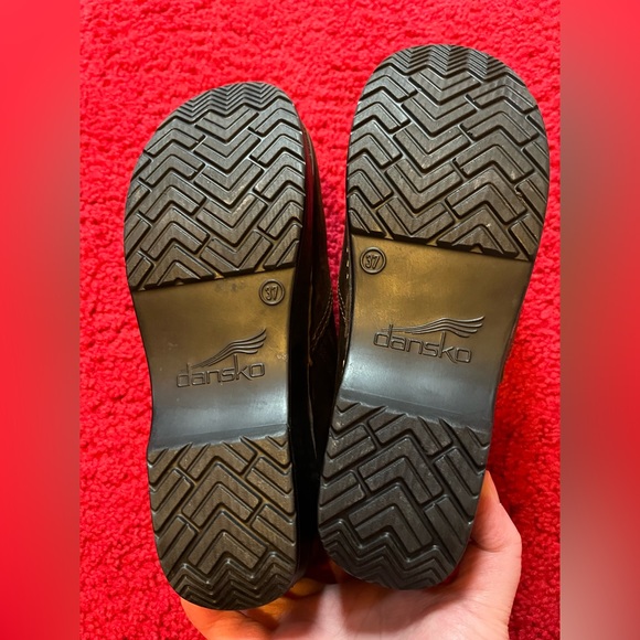 Women’s Dansko clogs - Picture 4 of 9